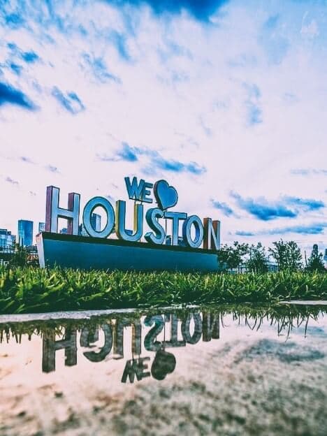Flights to Houston (HOU)