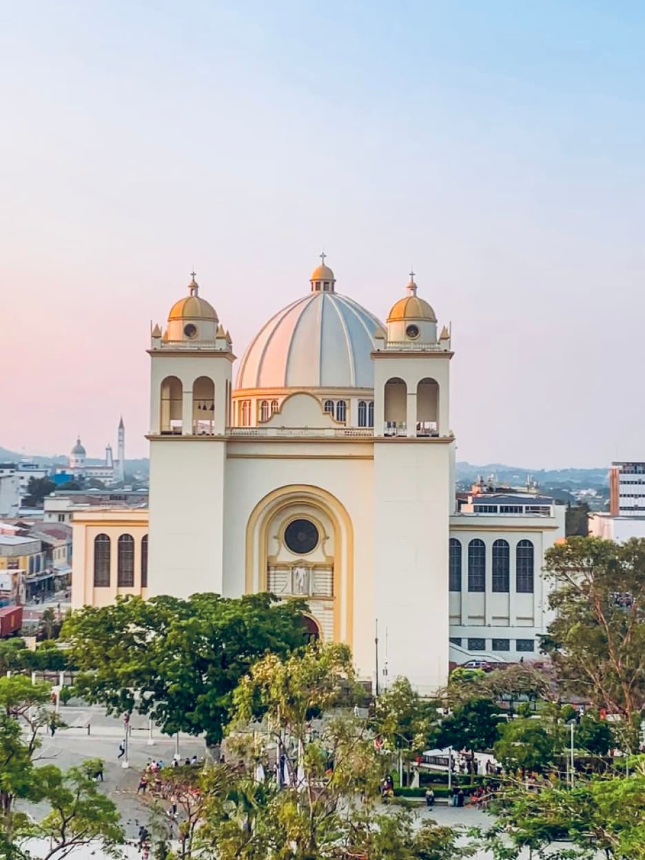 Flights to San Salvador (SAL)